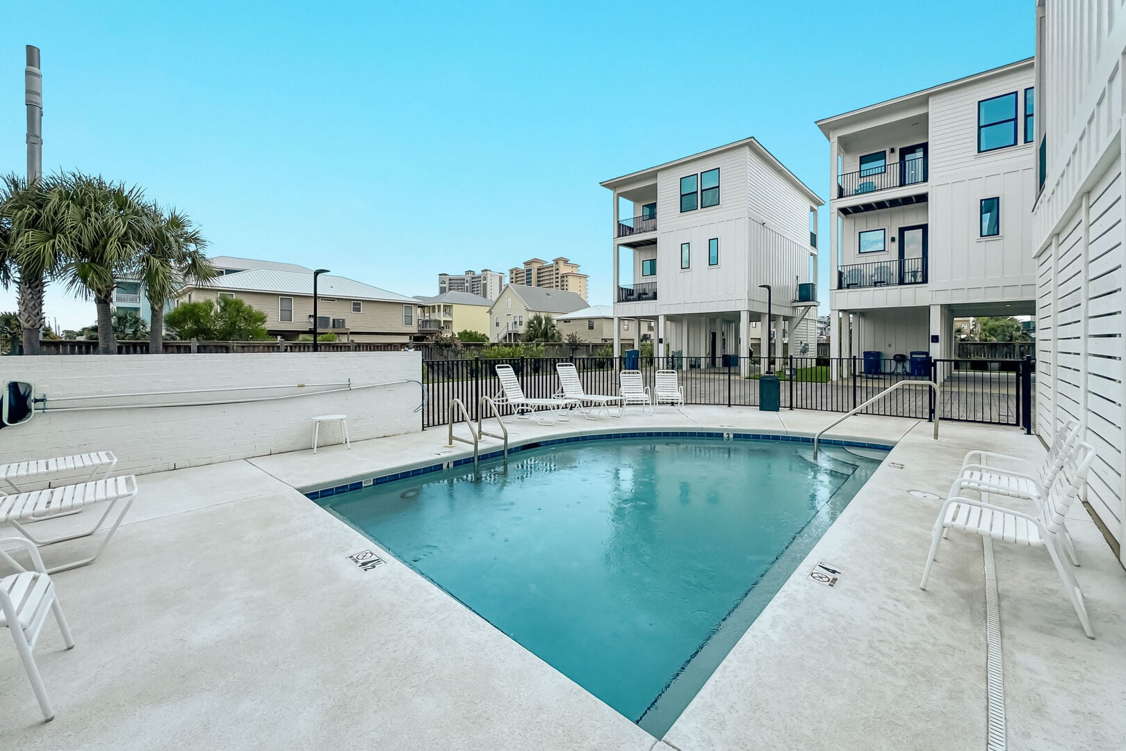 Seaview Cottage and its semi-private pool on a clear day